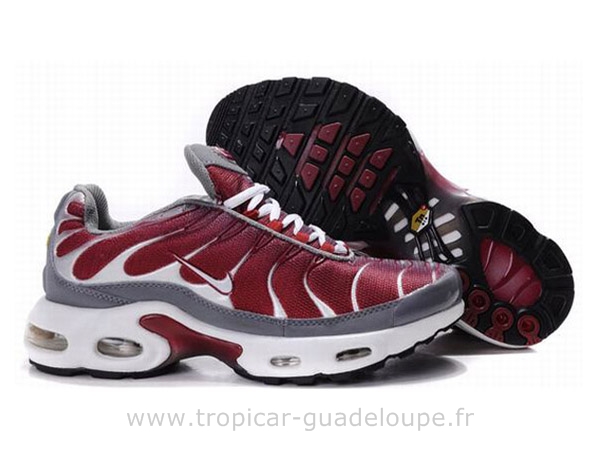 requin nike rouges